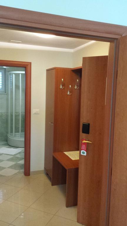& Angerona Apartment Seget Vranjica